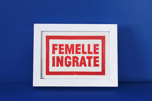 affichette femelle ingrate rouge